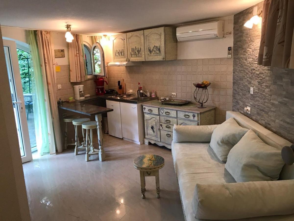 Studio Apartman Lavanda Матули Екстериор снимка