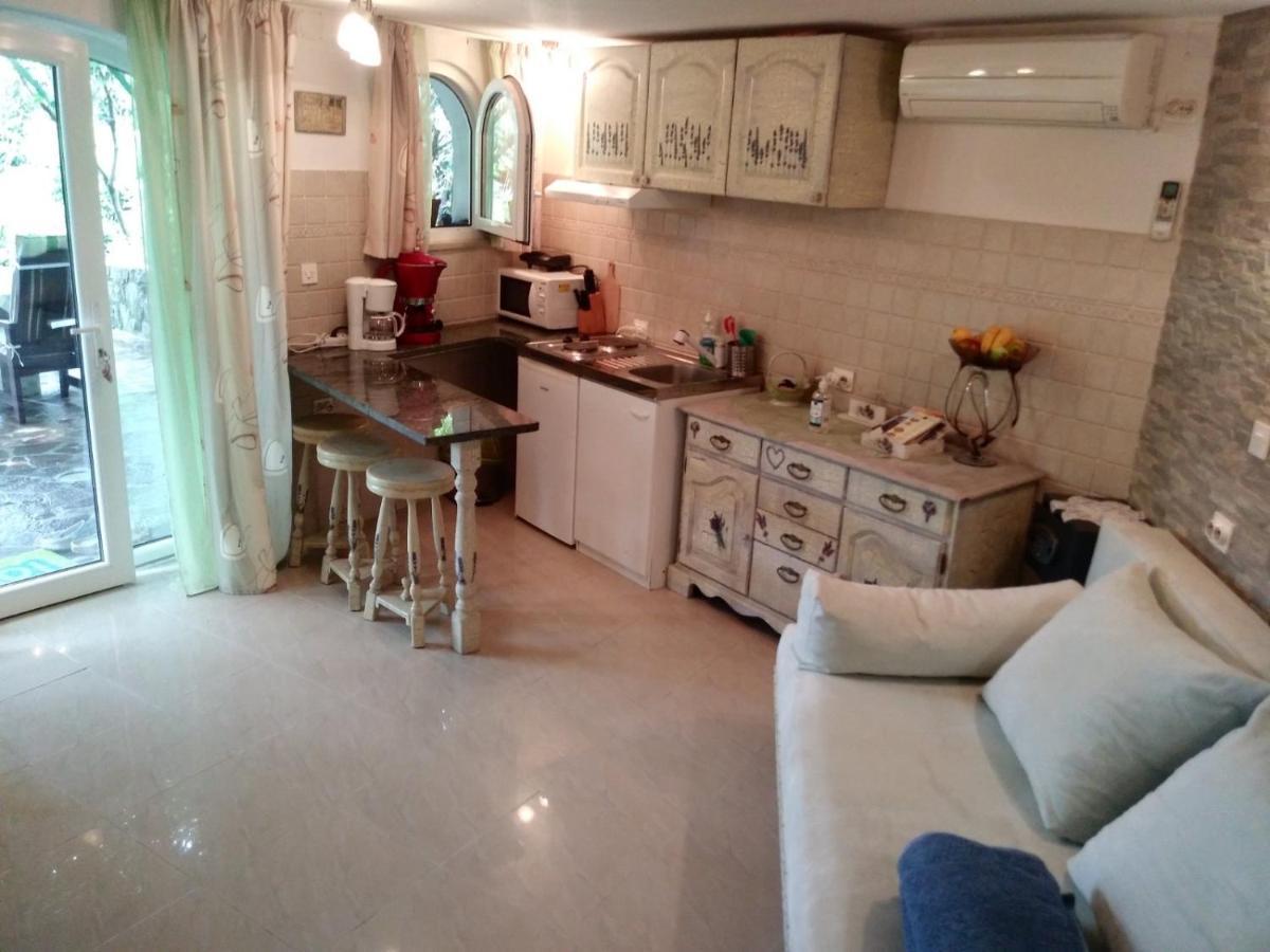 Studio Apartman Lavanda Матули Екстериор снимка